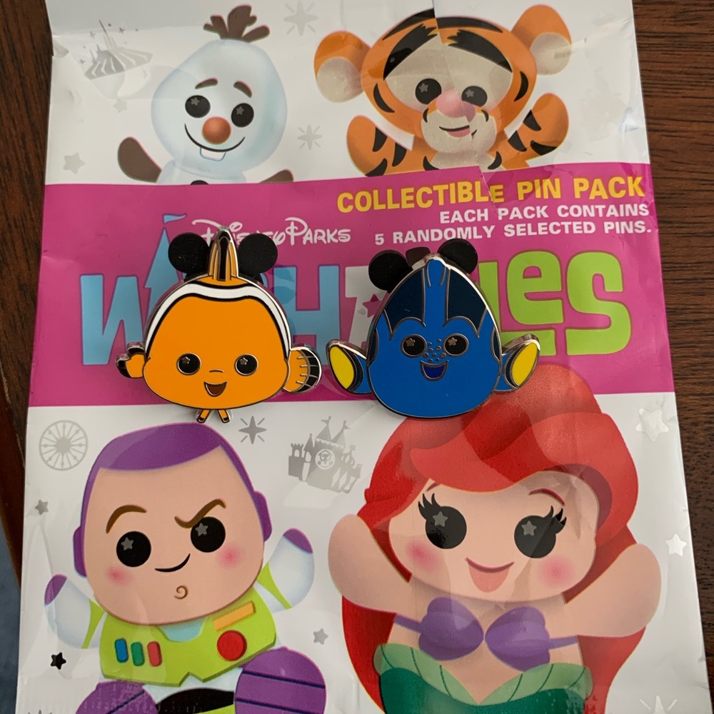 Nemo/Dory Disney Wishables pins